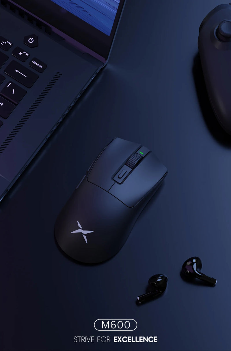 Mouse Gamer Sem Fio Delux M600 - 52g Leve, Conexão Dual 2.4G, 26000 DPI, Recarga e Macro, Ideal para PC Gamer